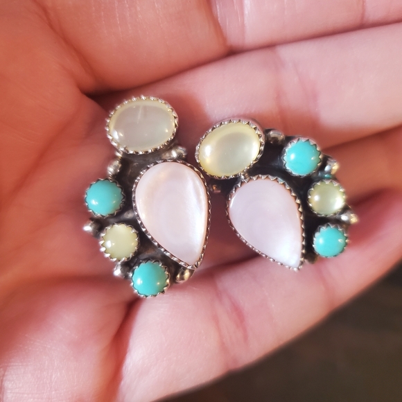 Navajo Emma Lincoln Turquoise/MOP Clip-on Earrings - Picture 3 of 9